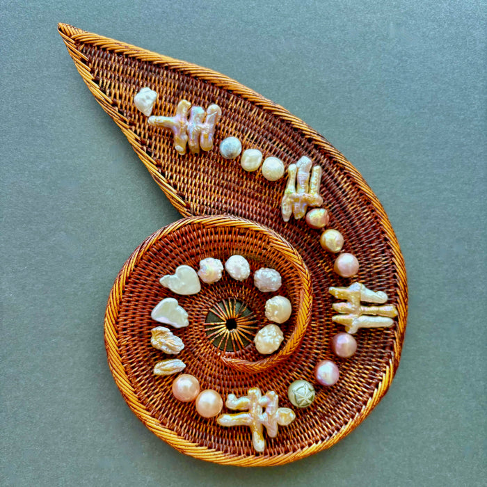 elegant texture rosebud pearl brooch