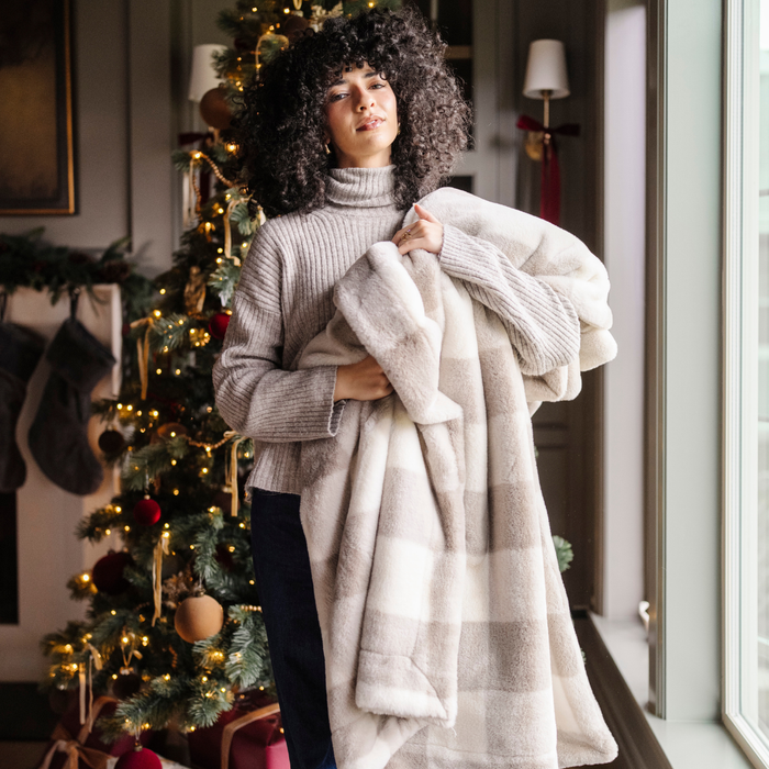 HOLIDAY PRINTED FAUX FUR XL THROW BLANKETS