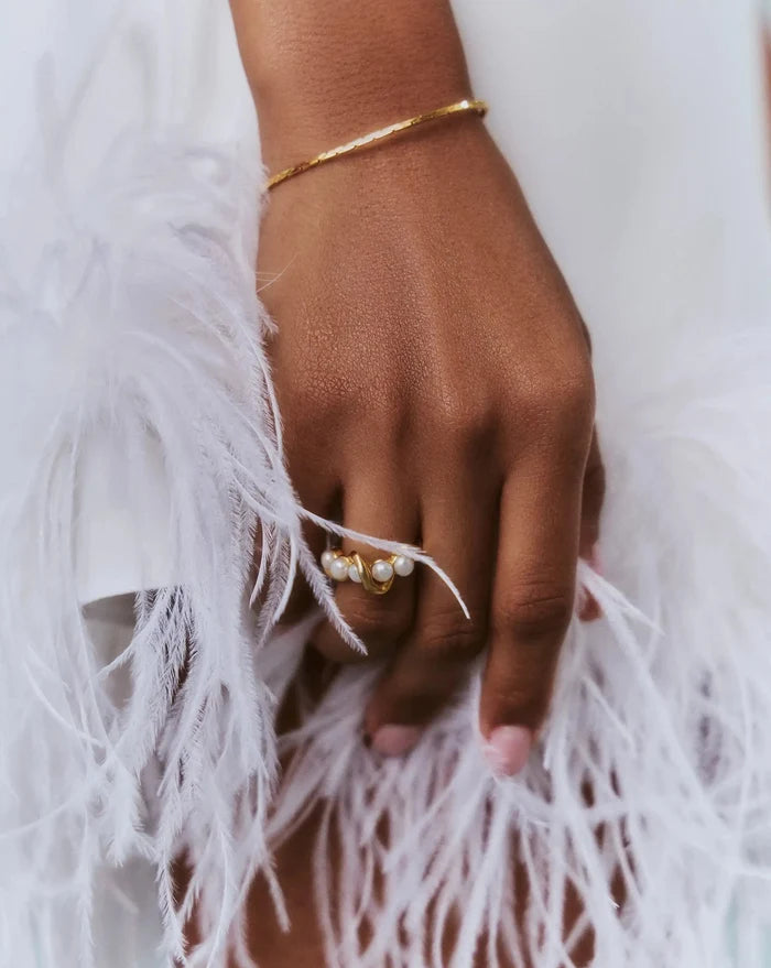 Molten Pearl Twisted Stacking Ring | 18k Gold Vermeil/Pearl Rings Missoma