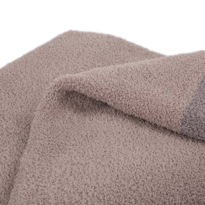 60"L*50"W Knitted Polyester Feather Yarn Tricolor Throw Blanket 965g