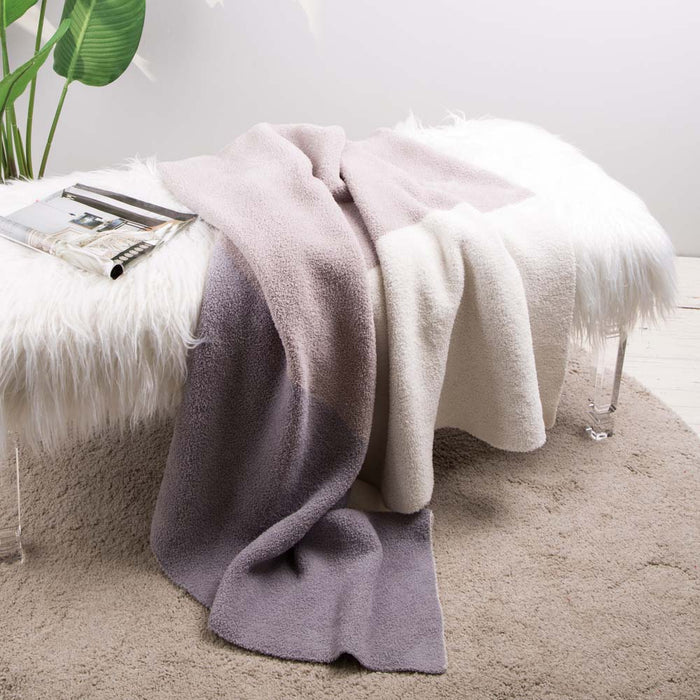 60"L*50"W Knitted Polyester Feather Yarn Tricolor Throw Blanket 965g