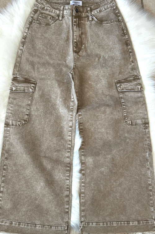 Comfort Cropped Cargo Wide Jean