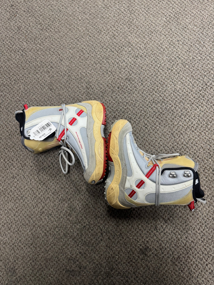 Used Northwave Size 5 Snowboard Boot
