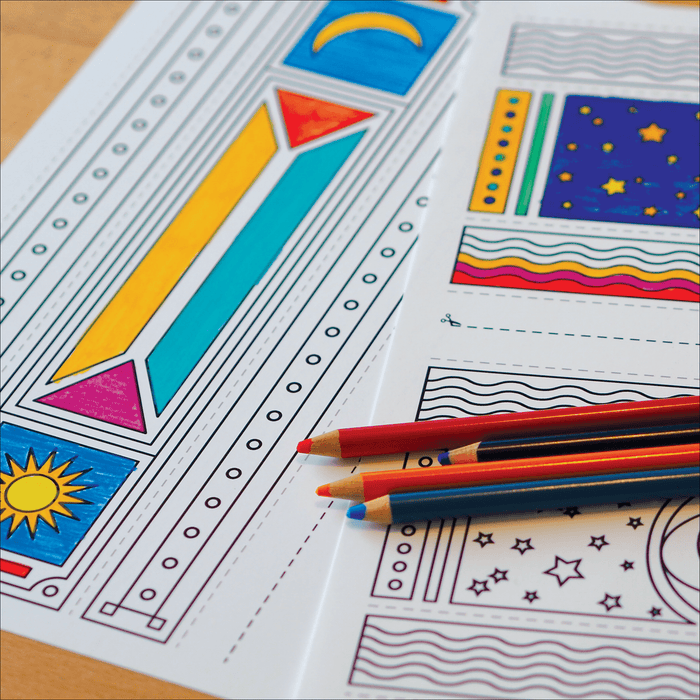An Illustrated Advent for Families: In Light and Darkness