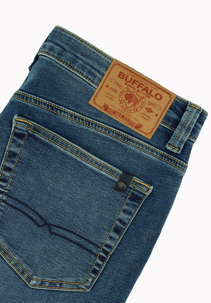 Ash Men's Slim Freedom Flex Jeans, Authentic Wash - BM26017
