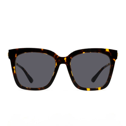 diff eyewear bella square prescription sunglasses with a tortoise frame and grey lenses front view