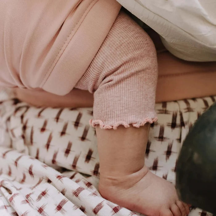 This effortless hybrid baby carrier is an ideal choice for all parents looking for a simple and convenient carrier for babies from birth to 18 months (7-35 lb or 3.2-16 kg)! Bloom