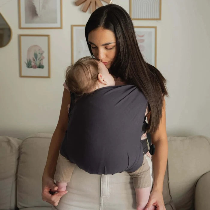 This effortless hybrid baby carrier is an ideal choice for all parents looking for a simple and convenient carrier for babies from birth to 18 months (7-35 lb or 3.2-16 kg)! Charcoal