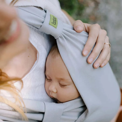 This effortless hybrid baby carrier is an ideal choice for all parents looking for a simple and convenient carrier for babies from birth to 18 months (7-35 lb or 3.2-16 kg)! Gray