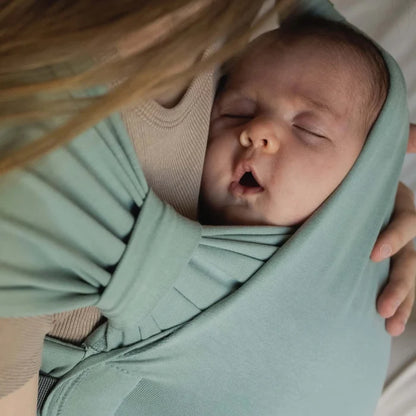 This effortless hybrid baby carrier is an ideal choice for all parents looking for a simple and convenient carrier for babies from birth to 18 months (7-35 lb or 3.2-16 kg)! Sea Mist