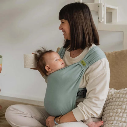 This effortless hybrid baby carrier is an ideal choice for all parents looking for a simple and convenient carrier for babies from birth to 18 months (7-35 lb or 3.2-16 kg)! Sea Mist