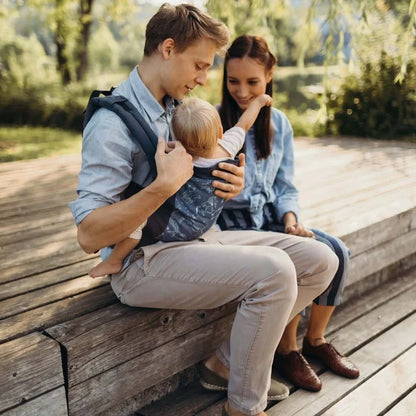 Boba Classic Baby Carrier - With its streamlined, minimalist design, this trusted original offers exactly what you need without any extras. Comfortable and convenient, it works best for babies 4-24 months or 7-45 Ibs, and includes an infant insert for newborns. Constellation