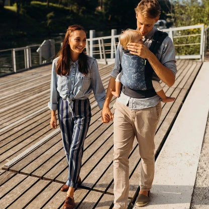 Boba Classic Baby Carrier - With its streamlined, minimalist design, this trusted original offers exactly what you need without any extras. Comfortable and convenient, it works best for babies 4-24 months or 7-45 Ibs, and includes an infant insert for newborns. Constellation