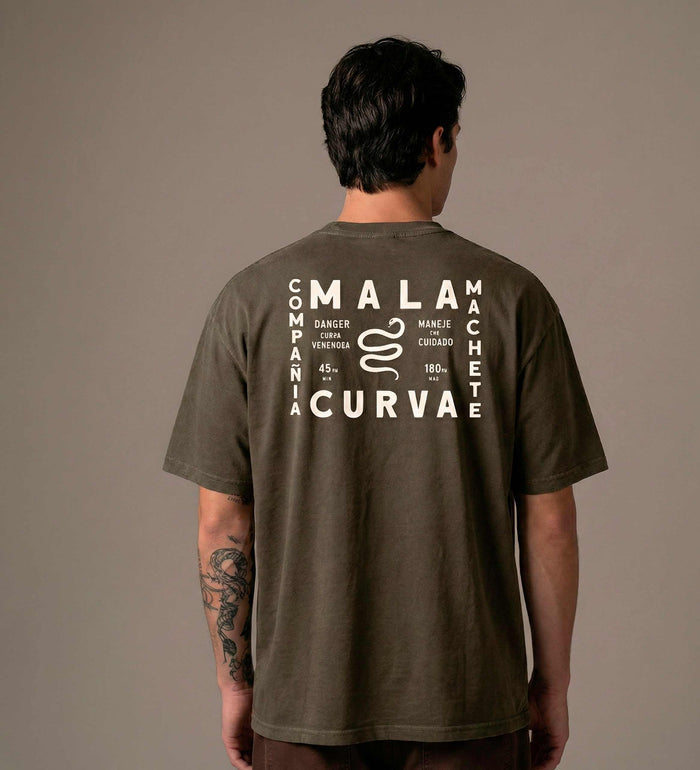 CAMISETA MALA CURVA