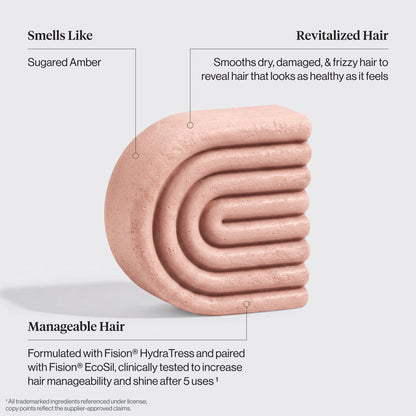 Kitsch Castor Oil Solid Conditioner Bar infographic highlighting Sugared Amber scent, smoother hair, and clinically tested ingredients for improved manageability and shine.