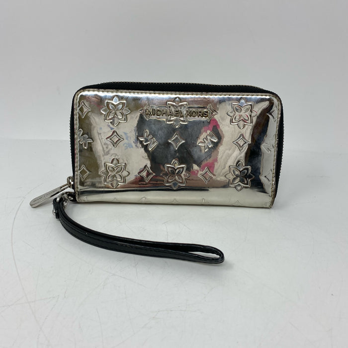 Michael Kors designer  wristlet