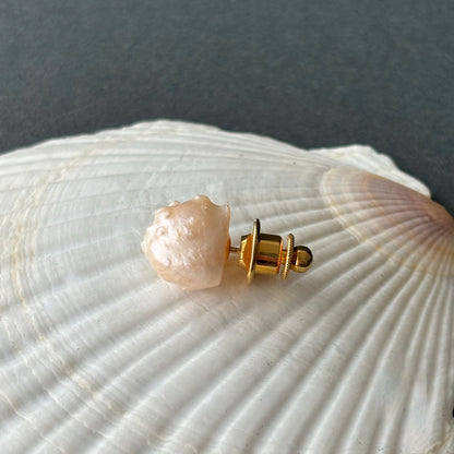 elegant texture rosebud pearl brooch
