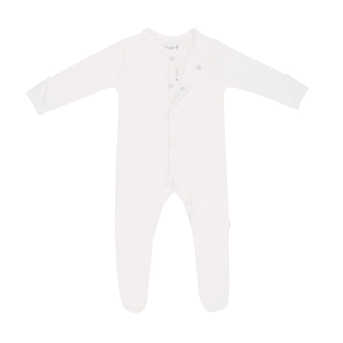 Flat lay snap closure on Kyte Baby Footie in Cloud