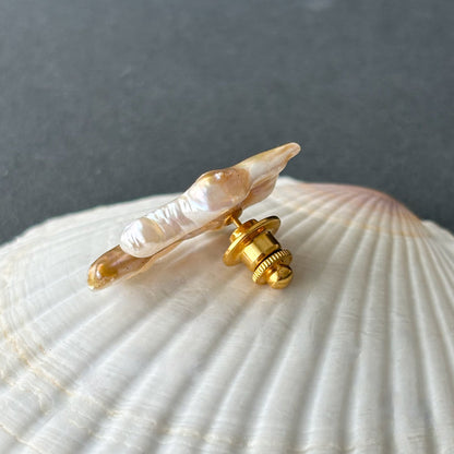 fresh water golden/cream character pearl brooch