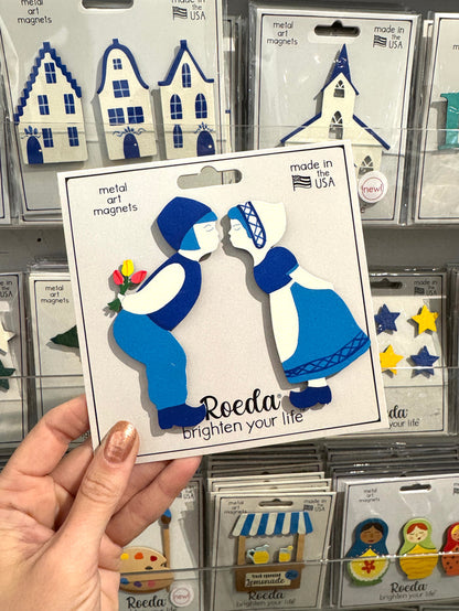 Kissing Dutch Couple Magnets S/2