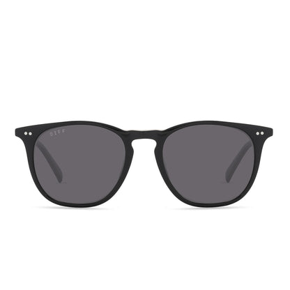 diff eyewear maxwell extra large square sunglasses in a black frame and solid grey polarized lens front view