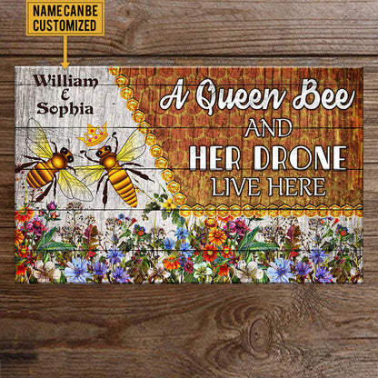 Personalized A Queen Bee And Her Drone Live Here Pallet Wood Rectangle Sign