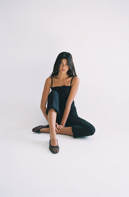 RUFFLE CAPRI IN ONYX