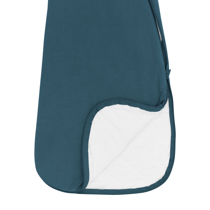 Double zipper shown on the Sleep Bag in Atlantic 1.0