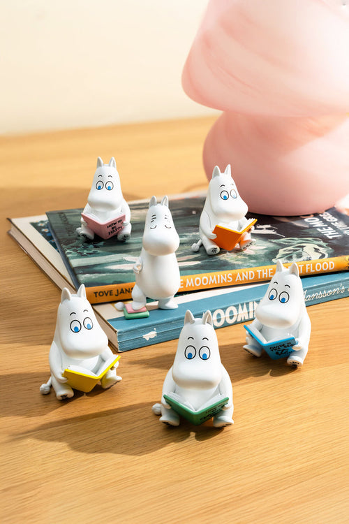 Smoko Moomin Reads Blind Box Figure