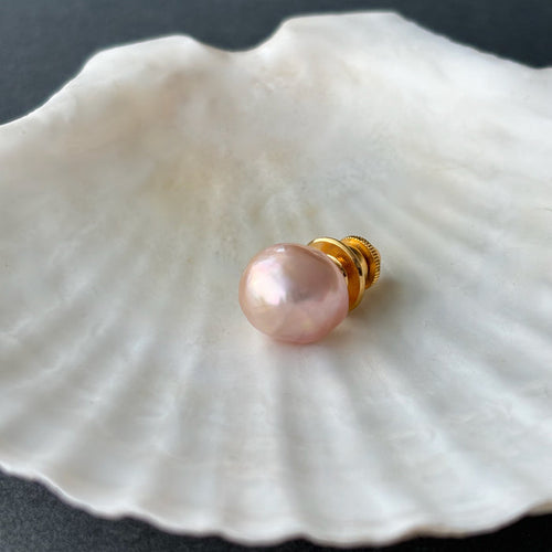 soft apricot Japan Kasumi pearl tie tack / brooch