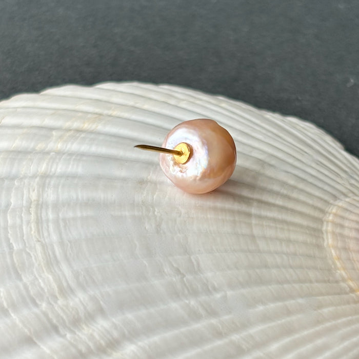 soft apricot Japan Kasumi pearl tie tack / brooch