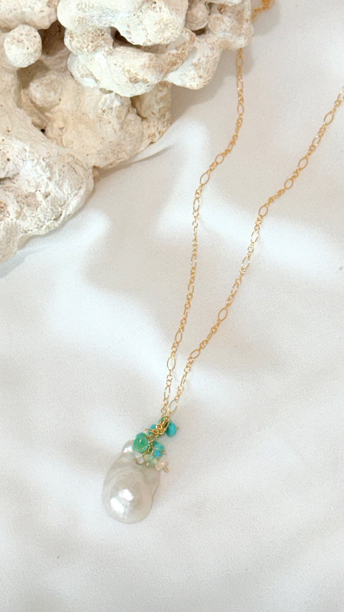 TRELLIS pendant necklace - Peruvian opal