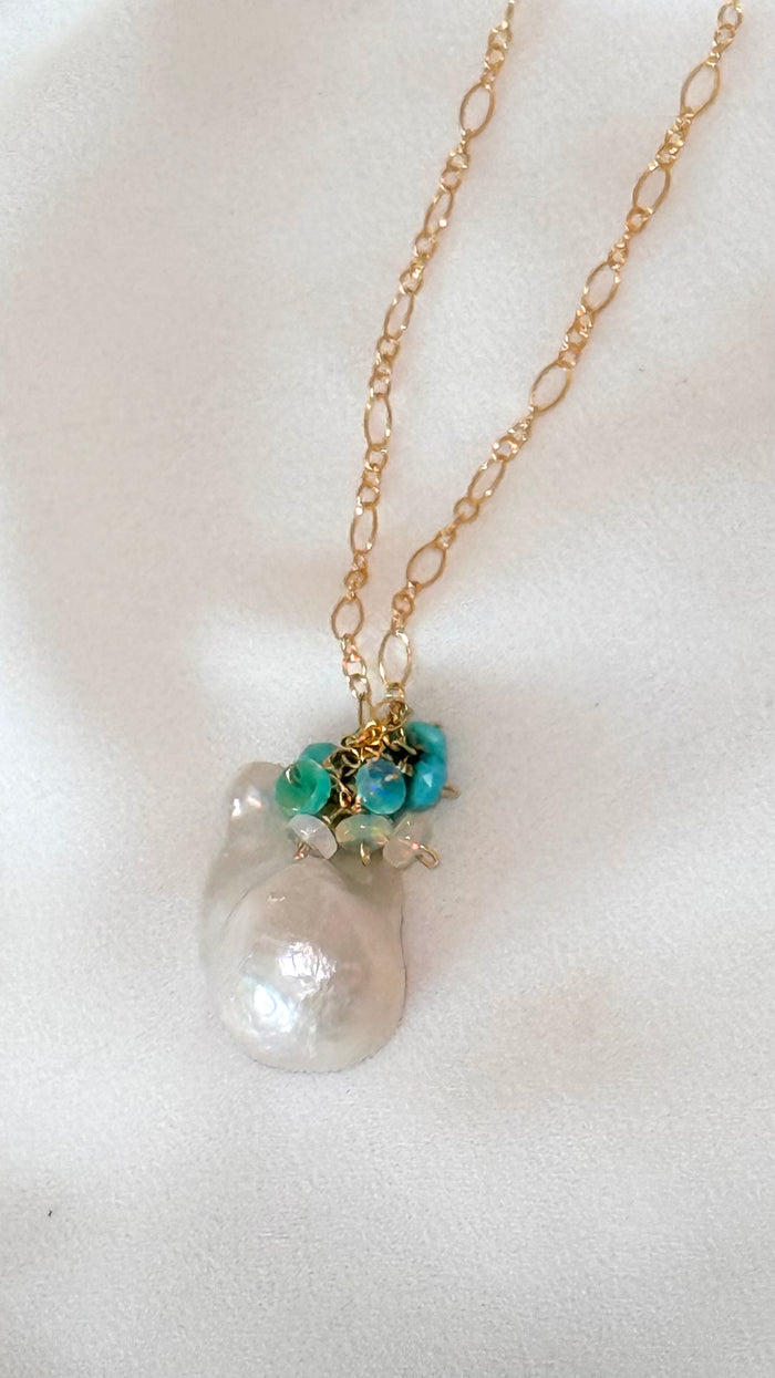 TRELLIS pendant necklace - Peruvian opal