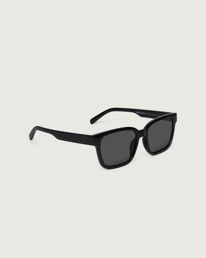 Ink Midnight:::Triton Sunglasses rectangle green recycled polyester front diagonal