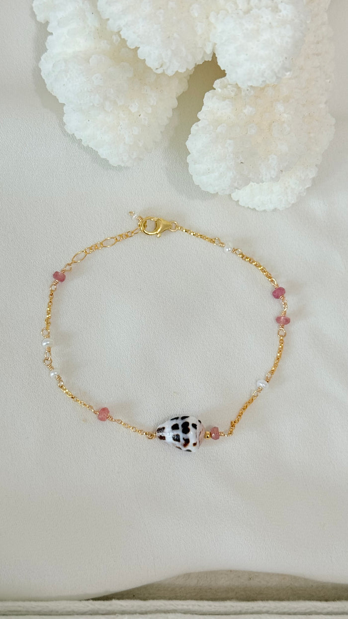 Tulum shell bracelet - Hebrew x Tourmaline