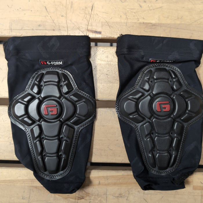 Used G Form Pro2X Knee Pads Size Yth S/M