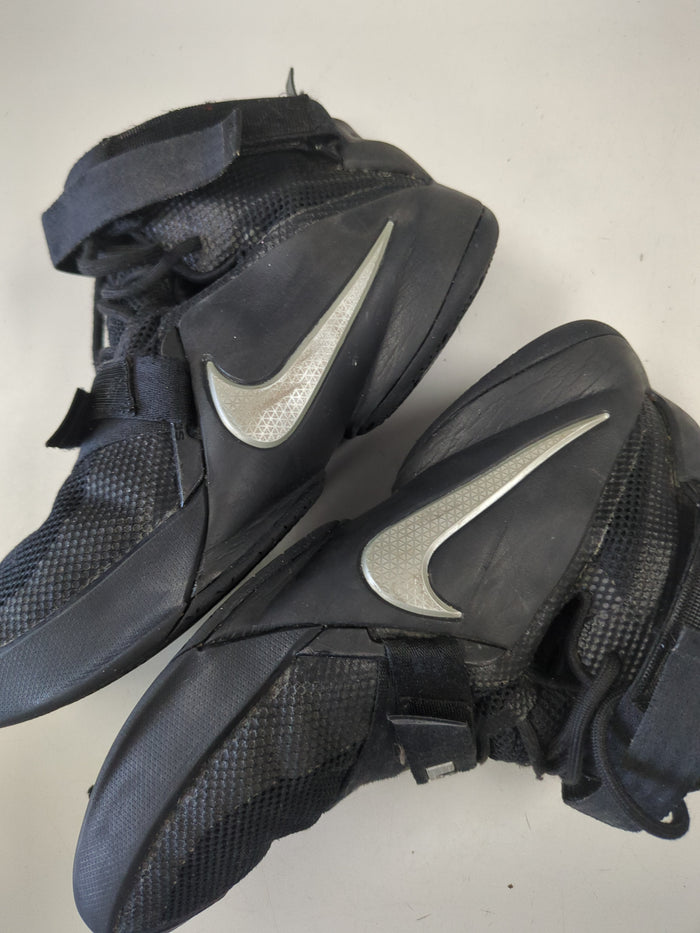 Used Nike Lebron James Soldier 9 IX Black Basketball Shoes Size 7 Yth