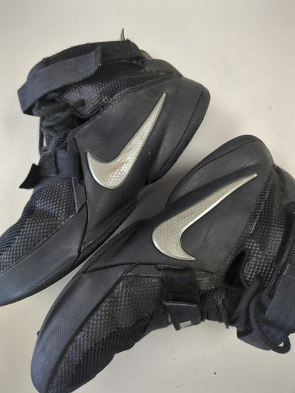 Used Nike Lebron James Soldier 9 IX Black Basketball Shoes Size 7 Yth