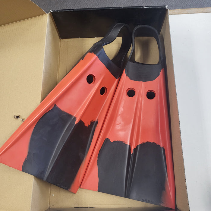 Used Voit V-Duck Size 8-9 Snorkeling Fins