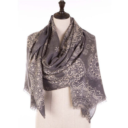Women Gray Paisley Print Scarf with Fringes